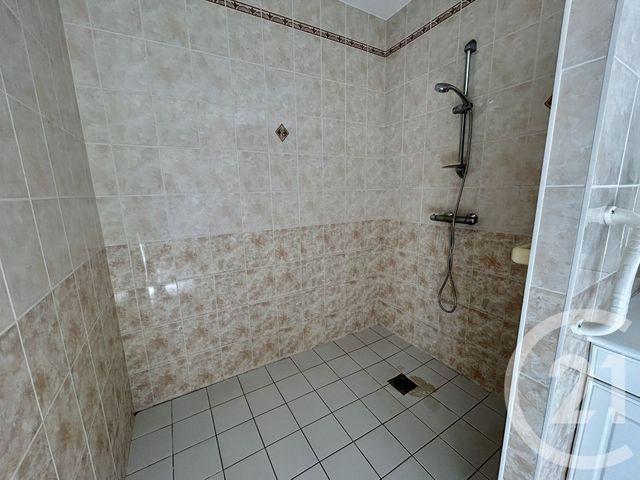 maison à vendre - 5 pièces - 115.0 m2 - LA ROCHE SUR YON - 85 - PAYS-DE-LOIRE - Century 21 Accort'Immo