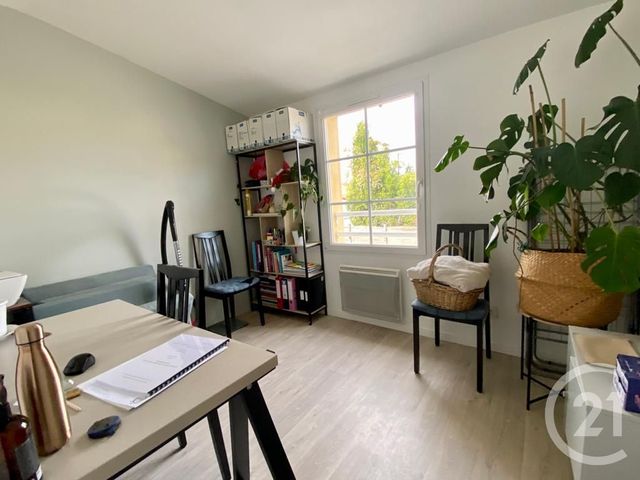 maison à louer - 5 pièces - 91.32 m2 - LA ROCHE SUR YON - 85 - PAYS-DE-LOIRE - Century 21 Accort'Immo