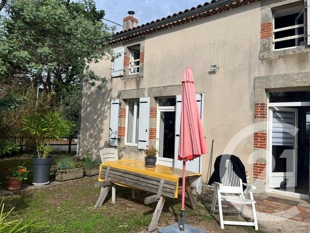 maison à louer - 5 pièces - 114.0 m2 - LA ROCHE SUR YON - 85 - PAYS-DE-LOIRE - Century 21 Accort'Immo