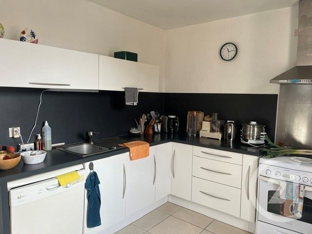 maison à louer - 5 pièces - 114.0 m2 - LA ROCHE SUR YON - 85 - PAYS-DE-LOIRE - Century 21 Accort'Immo
