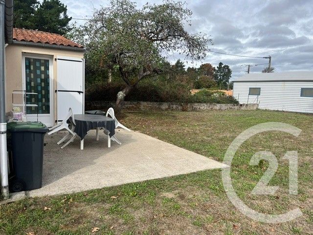maison à louer - 5 pièces - 114.0 m2 - LA ROCHE SUR YON - 85 - PAYS-DE-LOIRE - Century 21 Accort'Immo