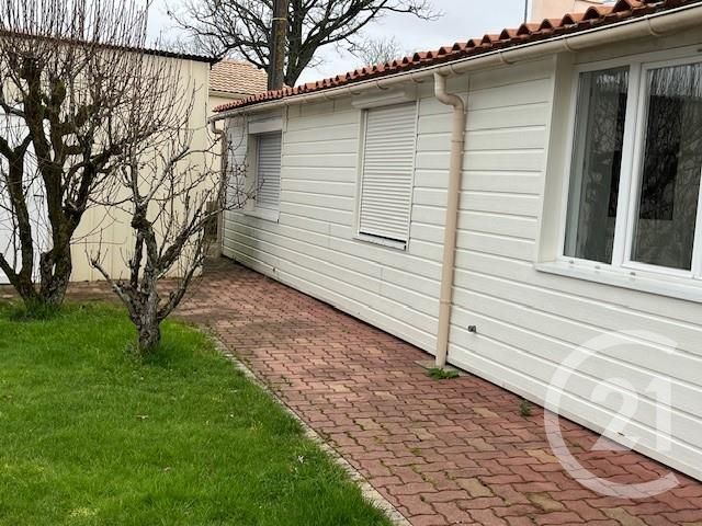 maison à louer - 4 pièces - 77.82 m2 - LA ROCHE SUR YON - 85 - PAYS-DE-LOIRE - Century 21 Accort'Immo